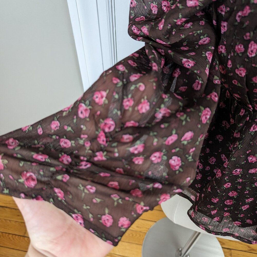ASTR the Label Floral Print Smocked Babydoll Top in Brown Pink Ditsy - Picture 4 of 9